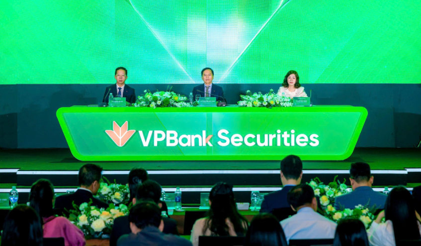 VPBankS sở hữu nguồn lực khổng lồ, nhưng điều thị trường chờ đợi là hiệu quả vốn - Ảnh 2.