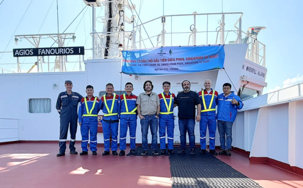 2 triệu thùng dầu thô từ Iraq cập cảng Nghi Sơn sau hành trình qua eo biển Hormuz, doanh nghiệp Việt đứng sau là ai? - Ảnh 1.