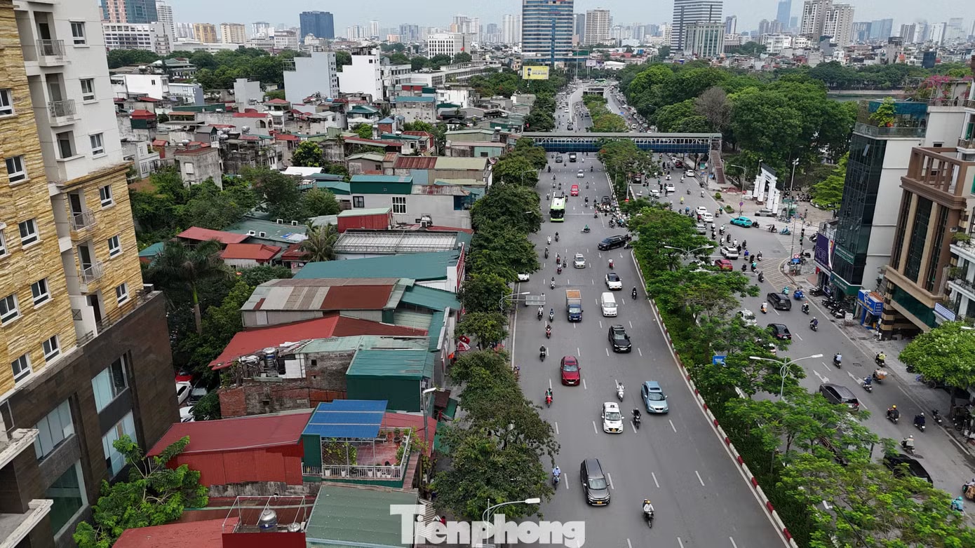 Loạt hộ dân phải di dời phục vụ Dự án bãi đỗ xe tĩnh dọc phía Nam đường Đại Cồ Việt. 110 hộ dân mặt đường Đại Cồ Việt bị thu hồi đất - Ảnh 1.