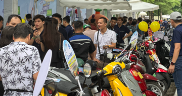 Hôm nay, tỷ phú Phạm Nhật Vượng khai trương 66 đại lý VinFast trên toàn quốc, khẳng định mục tiêu bàn giao 1 triệu xe