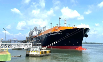 Ông lớn dầu khí Việt Nam gấp rút nhập 73.000 tấn nhiên liệu về nước, giữ ổn định nguồn điện mùa cao điểm