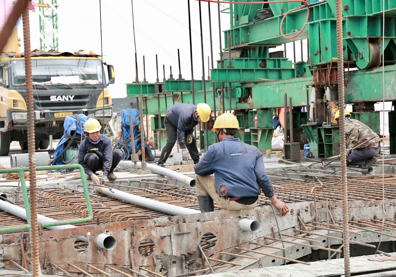 Cận cảnh cầu gần 5.000 tỷ kết nối TPHCM - Đồng Nai trước ngày hợp long - Ảnh 1.