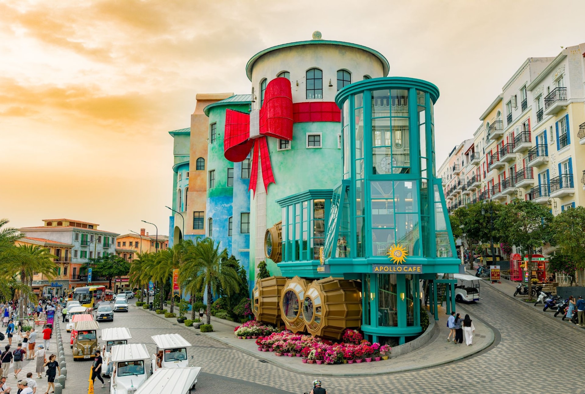 Hòn đảo đẹp nhất châu Á tại Việt Nam: Sở hữu 3 công trình lập kỷ lục Guinness và điểm đến kỳ lạ nhất thế giới- Ảnh 2.