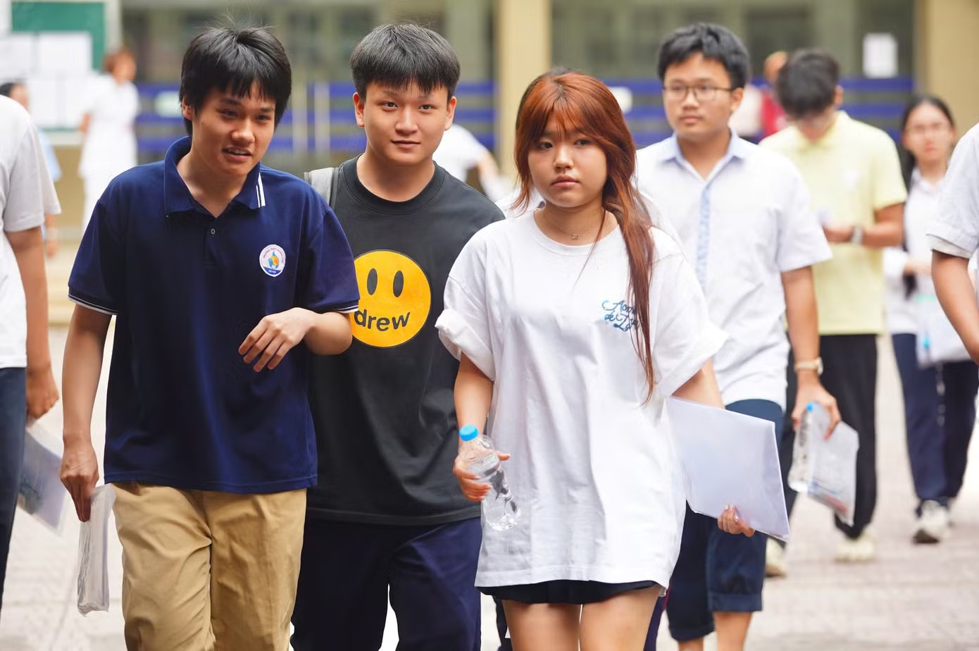 Môn Vật lý năm nay có lượng thí sinh đăng ký dự thi khá cao (ảnh: Duy Phạm) Đề thi tốt nghiệp THPT môn Vật lý, cập nhật đáp án trọn bộ mã đề - Ảnh 1.