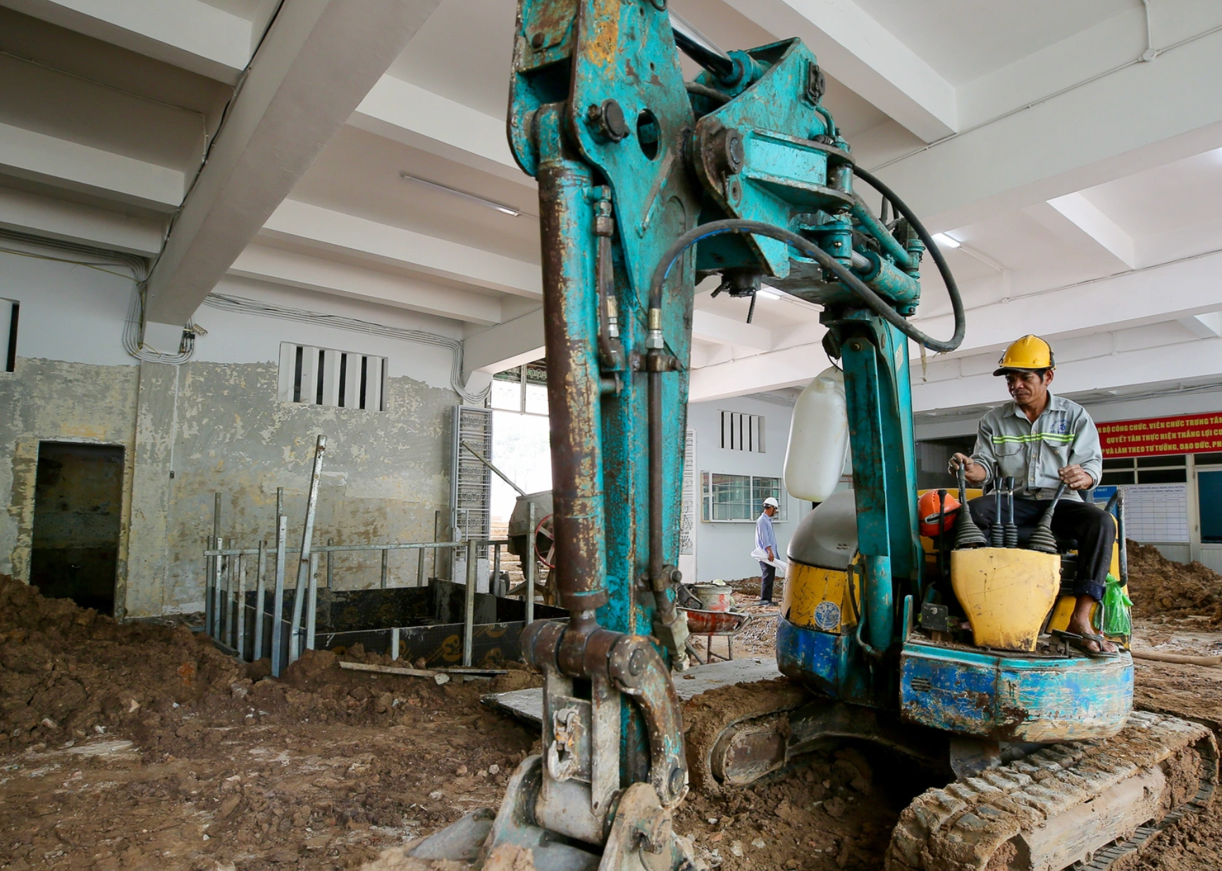 Sân vận động hơn 100 năm tuổi tại TP giàu nhất cả nước sau gần 3 tháng ‘đóng cửa’ - Ảnh 4.