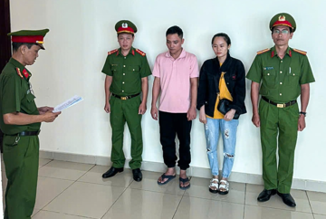 Khám xét một xe ô tô đang lưu thông, tịch thu gần 6.500kg và 1.700 lít tang vật: Khởi tố Giám đốc 2 công ty