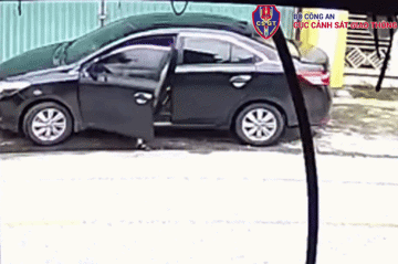 Một hành động quen thuộc khi xuống ôtô có thể khiến tài xế bị xử phạt đến 20 triệu đồng