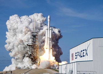 Đang lỗ gần 5 tỷ USD, Elon Musk vẫn tuyên bố SpaceX có thể đạt doanh thu 1.000 tỷ USD vào năm 2030