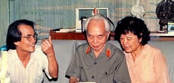 Nhà văn đầu tiên được trao danh hiệu Anh hùng Lao động, ví là người 'tạc tượng' Bác Hồ bằng ngòi bút