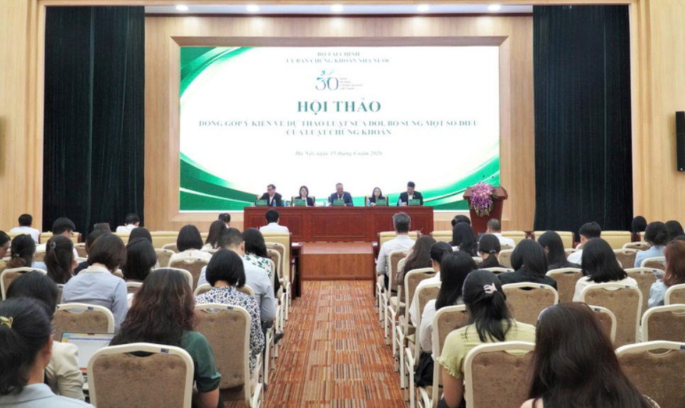 Sửa Luật Chứng khoán: UBCKNN họp với 100 CTCK, ngân hàng, công ty quản lý quỹ bàn giải pháp - Ảnh 1.