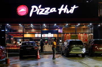 Gần 50 năm sau ngày được thâu tóm, Pizza Hut lại đổi chủ
