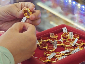 Giá vàng hôm nay (17/6): Bật tăng phiên thứ hai liên tiếp, chuyên gia vẫn thận trọng