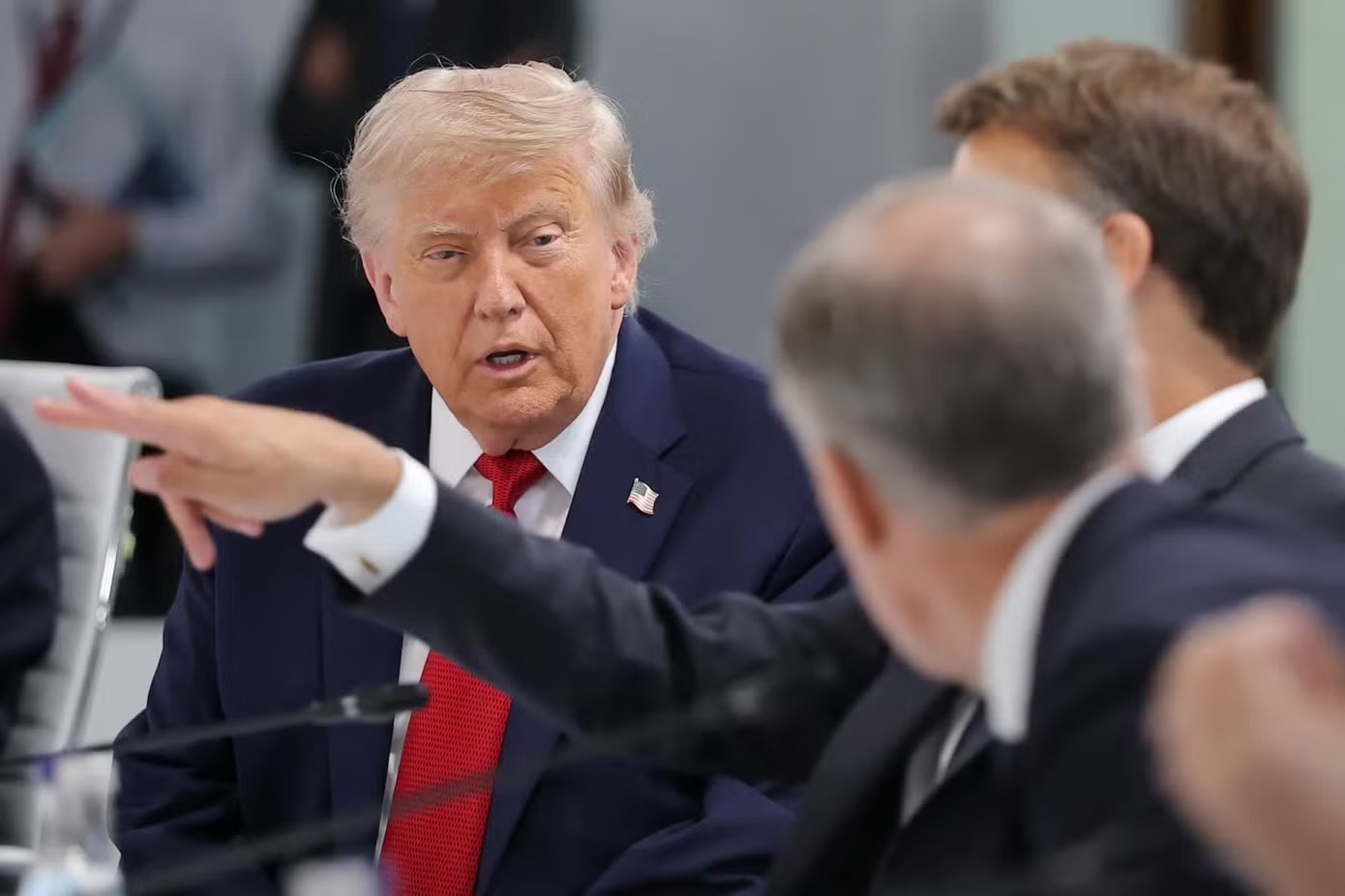 Tổng thống Mỹ Trump cảnh báo nối lại tấn công Iran nếu không hài lòng với thoả thuận - Ảnh 1.
