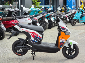 Mẫu xe máy điện đổi pin mới của VinFast về đại lý: Trang bị xứng tầm, giá chỉ hơn 13 triệu, phụ huynh có con trai nhìn là mê