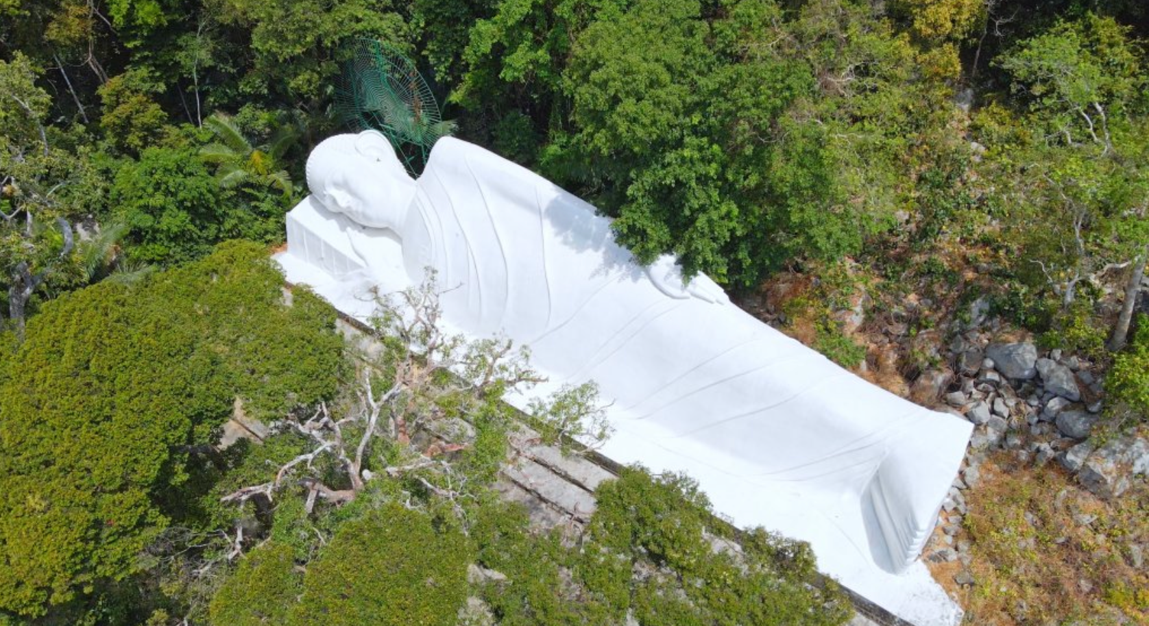 Việt Nam bắt đầu triển khai khu du lịch sinh thái nghỉ dưỡng 10.000ha, tọa lạc tại khu bảo tồn sở hữu công trình tâm linh lớn nhất Đông Nam Á - Ảnh 2.