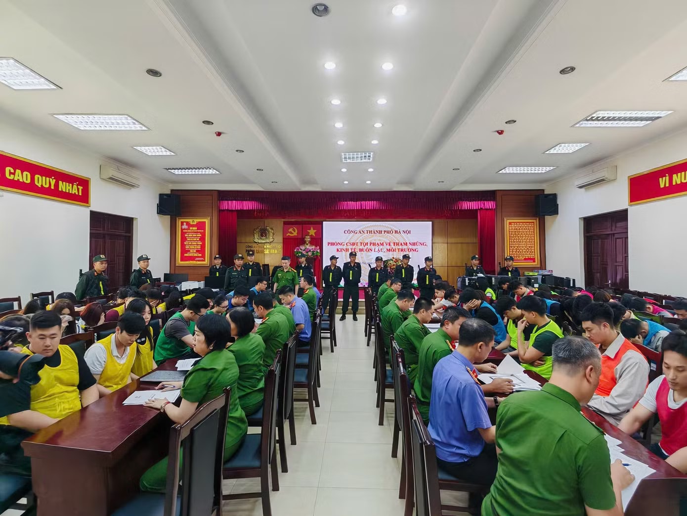Đối tượng liên quan đến vụ án rất lớn. Vì sao các vụ án lừa đảo 'hợp đồng kỳ nghỉ' bây giờ mới bị triệt phá? - Ảnh 3.