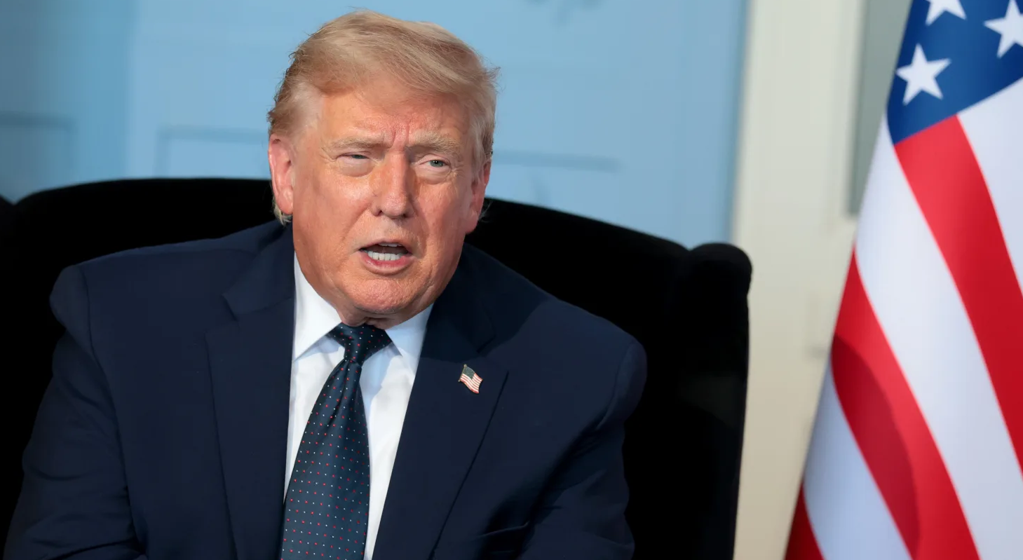 Ông Trump gọi thỏa thuận Mỹ - Iran là 'sự đầu hàng vô điều kiện', tuyên bố sốc về quyền lực của mình - Ảnh 1.