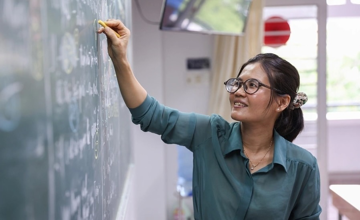 Giáo viên sẽ không được dạy thêm, tổ chức dạy thêm ngoài nhà trường nếu thuộc các trường hợp này, sẽ áp dụng tại địa phương nào?