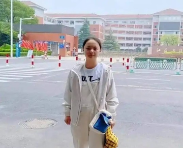 Nữ thủ khoa có điểm cao nhất tỉnh nhưng bị đại học top đầu từ chối thẳng, hiện đang làm gì?