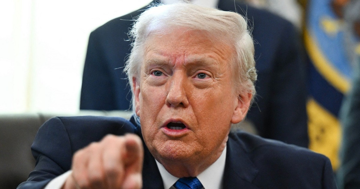 Tổng thống Mỹ Trump: 'Quyền lực của tôi không giới hạn'