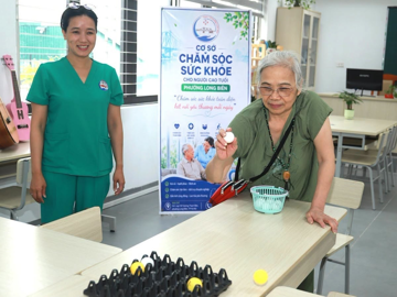 Từ giờ, người già ở Hà Nội đã có cơ sở chăm sóc công lập, chi phí chỉ 5,5 triệu/tháng