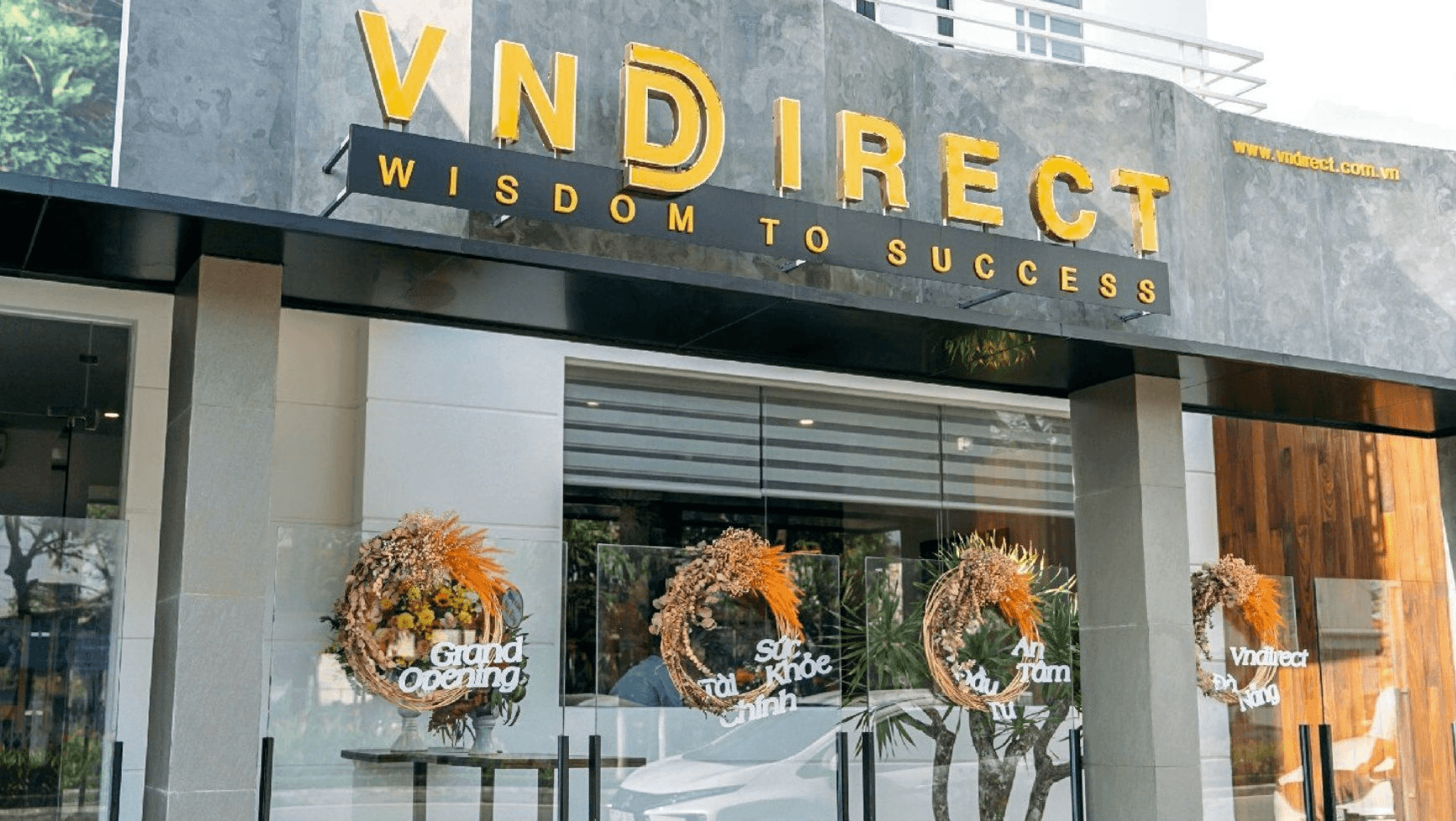 vndirect-ket-noi-giao-dich-tro-lai-voi-2-san-hose-va-hnx-ddk.png