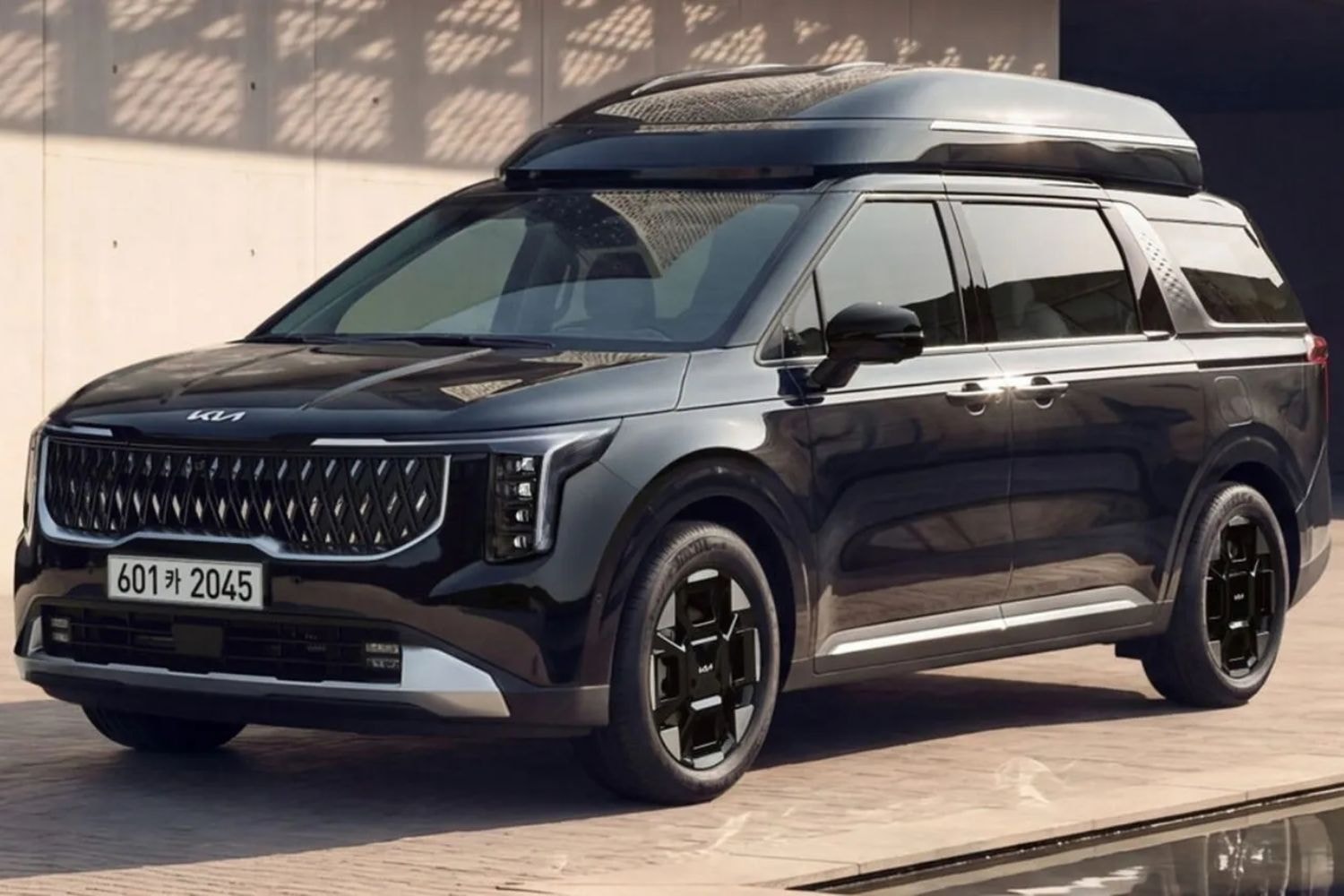Kia Carnival High Roof ra mắt