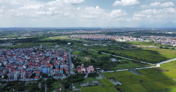 Đất lúa trong khu dân cư đã xây nhà có được chuyển sang đất ở?