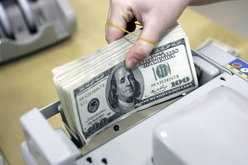Tỷ giá tuần 15-20/6: USD tự do tăng vọt gần 300 đồng