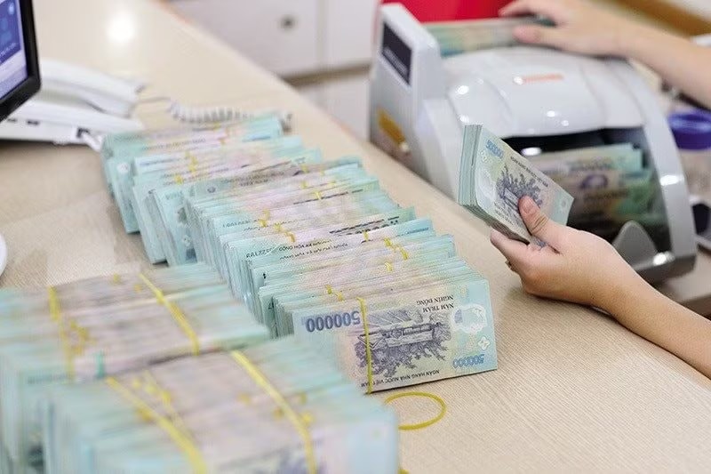 Nới trần vốn ngắn hạn cho vay dài hạn: Cơ hội đi kèm rủi ro thanh khoản - Ảnh 1.