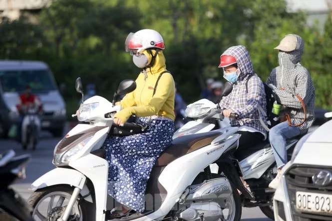 Miền Bắc hôm nay tăng nhiệt so với hôm qua, trời oi nóng. Miền Bắc tăng nhiệt, trời nóng như đổ lửa - Ảnh 1.