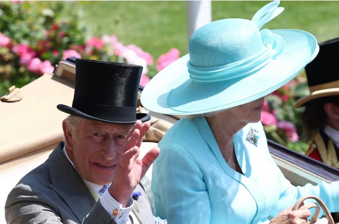 Vua Charles III của Anh. (Ảnh: Reuters) Vua Charles sẽ lần đầu công khai thông tin nộp thuế - Ảnh 1.