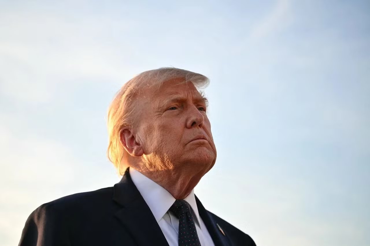 Tổng thống Trump tuyên bố Mỹ sẵn sàng 'tiếp quản' eo biển Hormuz, dọa tấn công Iran - Ảnh 1.