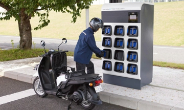 Honda triển khai kế hoạch mới cho xe máy điện: Khách hàng đi đường hết pin ở đâu, hãng sẽ cử người hỗ trợ miễn phí ở đó