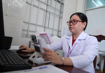 Mỗi bác sĩ, viên chức ngành y tế được nhận 10.000.000 đồng/tháng, chi tiết nhóm đối tượng, khi nào hưởng và hiệu lực tại địa phương nào?
