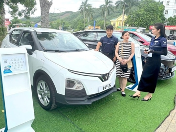 Người định mua VinFast VF 5 lần đầu nói thật về chất lượng xe, tính chi li về giá và nhận xét thẳng nội thất