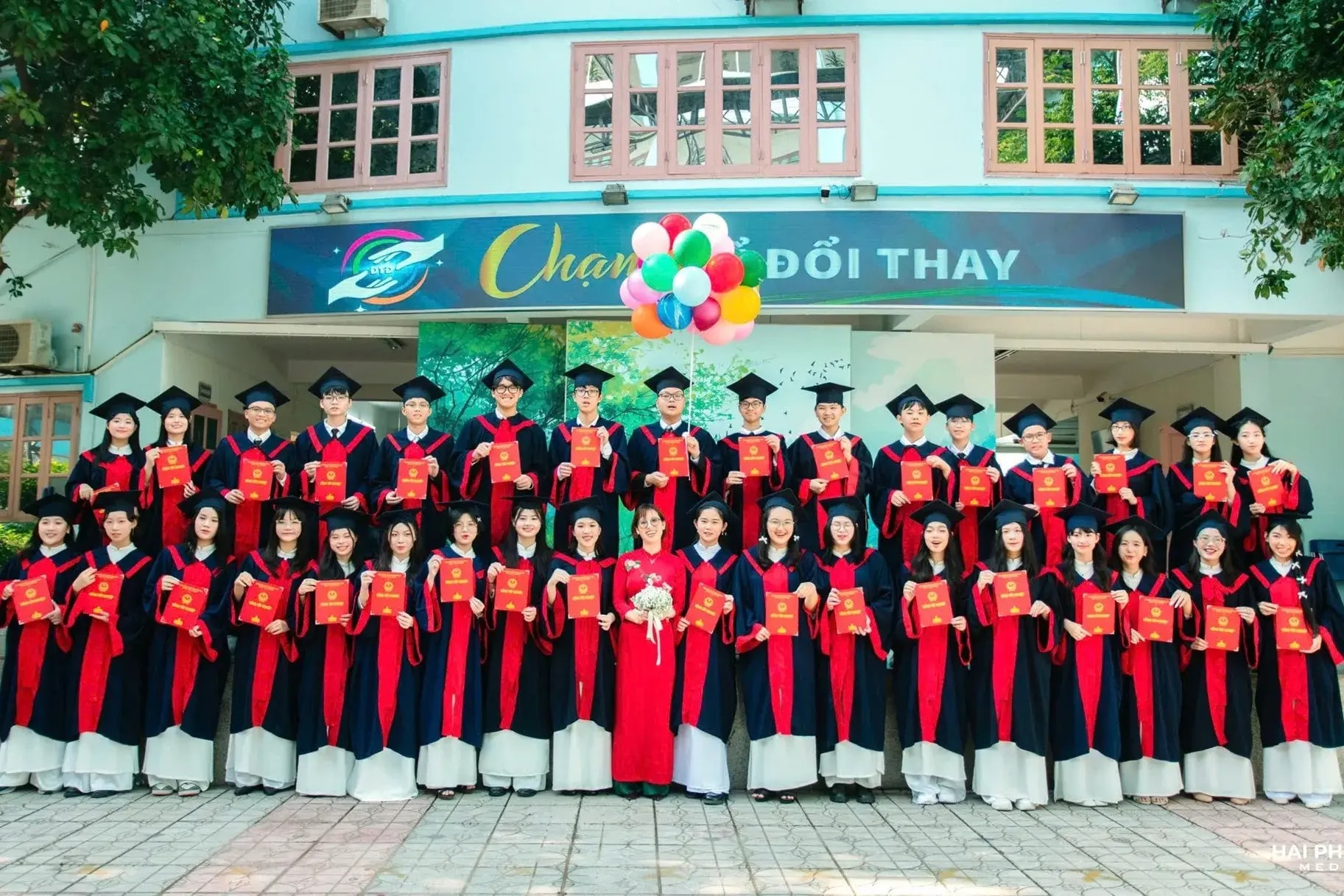 2 lớp 9C1 ở Hà Nội đều đỗ chuyên 100%: Sự trùng hợp đỉnh nhất mùa thi vào lớp 10 2026 - áº¢nh 1.
