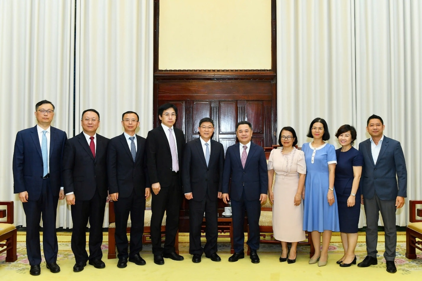 22.6 1 Phó Thống đốc Nguyễn Ngọc Cảnh làm việc với Đoàn công tác của Ngân hàng BoCom