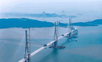 Phát hiện người Trung Quốc ra biển xây 3 trụ bê tông cao ngang toà nhà 80 tầng, công trình đặc biệt dài hơn 2.000m dần thành hình