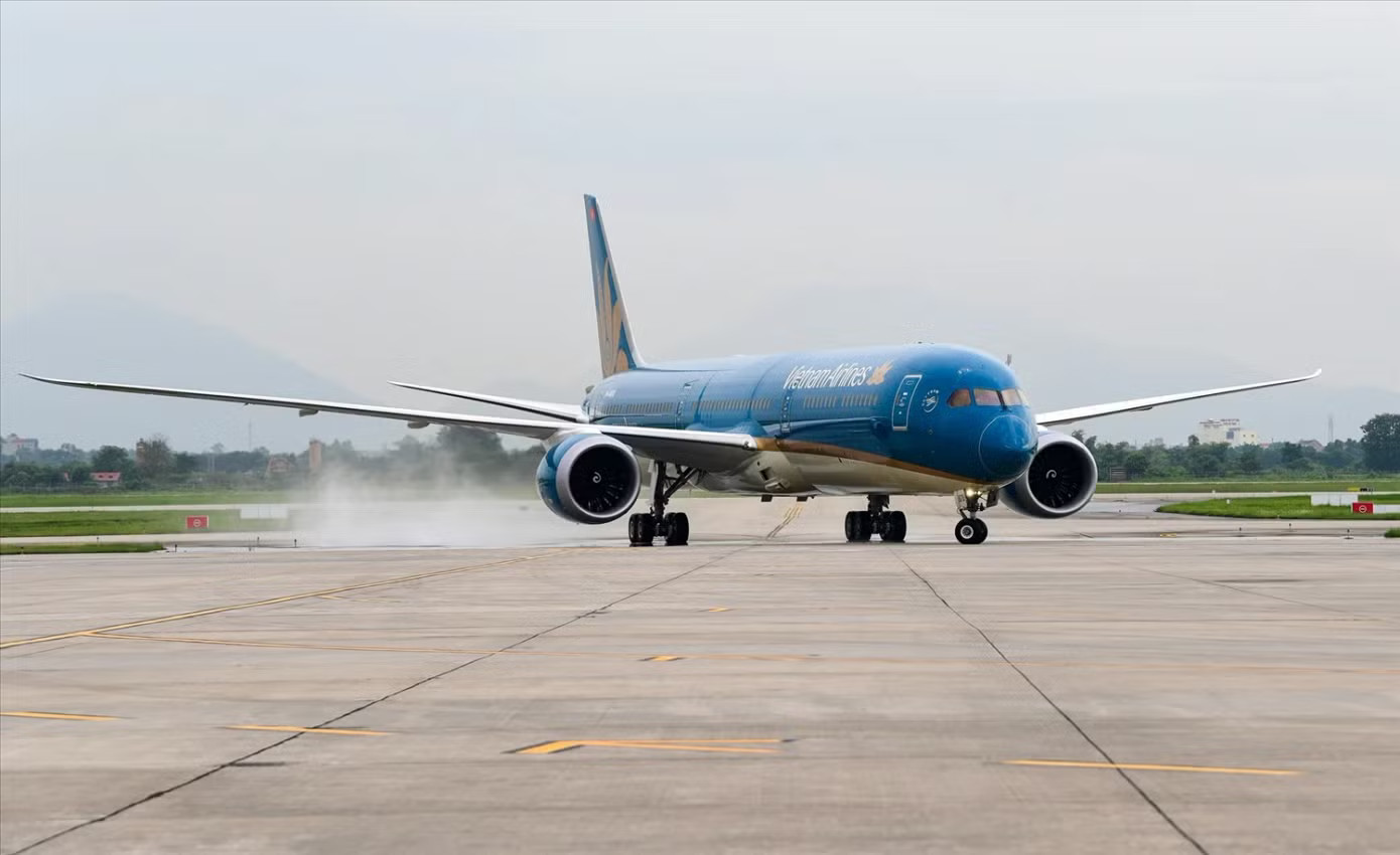 Máy bay Boeing 787-10 của Vietnam Airlines. Ảnh: <a style='text-decoration: none;' href='/VNA'>VNA</a>. Đề xuất phục vụ Thường trực Ban Bí thư chuyến bay chuyên cơ - Ảnh 1.