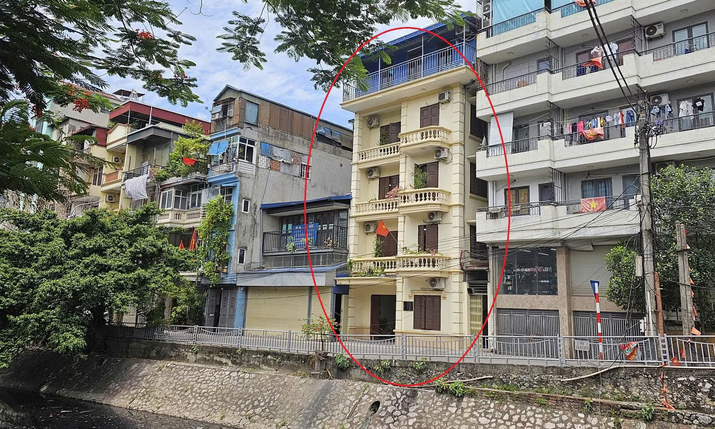 Trụ sở Công ty TNHH Duyên Hà (khoanh đỏ - PV) tại số 4 ngõ 41 phố Tương Mai, phường Tương Mai. Ảnh: Đình Phong. Hà Nội đấu giá loạt khu đất làm nhà ở thấp tầng - Ảnh 2.