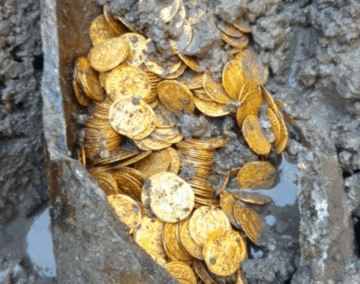 Phong tỏa một chung cư đang xây dựng, tịch thu 300 đồng tiền vàng trị giá hàng chục tỷ do công nhân tìm thấy