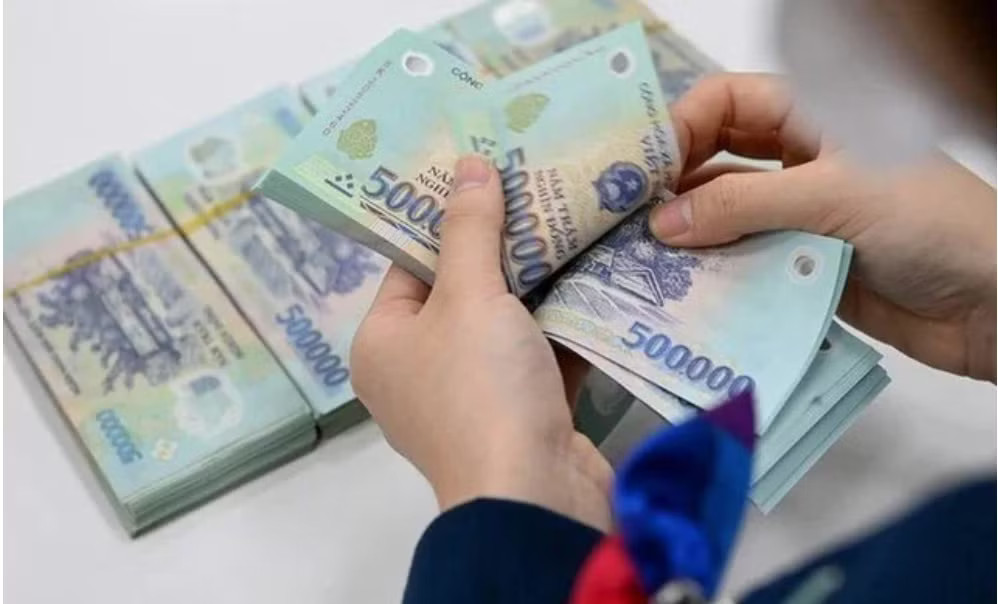 Mức lương cơ sở tăng lên 2.530.000 đồng từ ngày 1/7. Chi tiết thay đổi về lương, phụ cấp từ 1/7 - Ảnh 1.