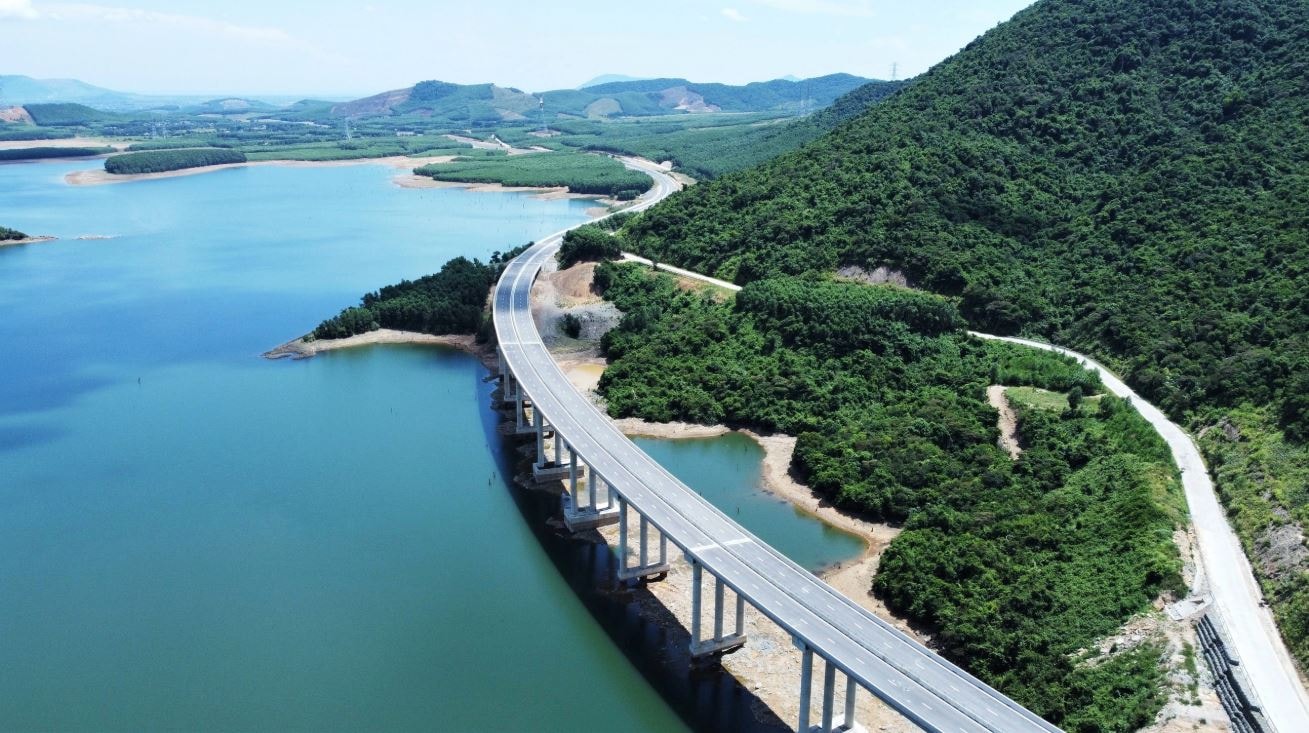 Chỉ 5 năm nữa, Việt Nam sẽ hoàn thành toàn bộ việc mở rộng trục cao tốc huyết mạch Bắc - Nam- Ảnh 2.