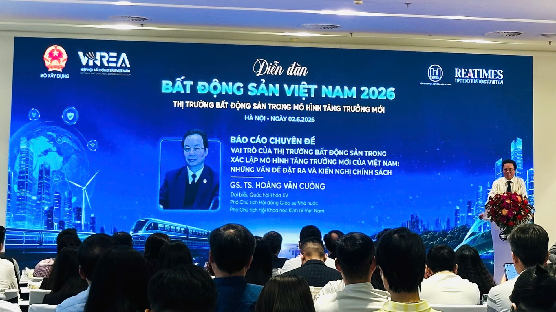 GS. TS. Hoàng Văn Cường: Bất động sản phải tạo giá trị sử dụng thực để trở thành động lực tăng trưởng mới- Ảnh 1.