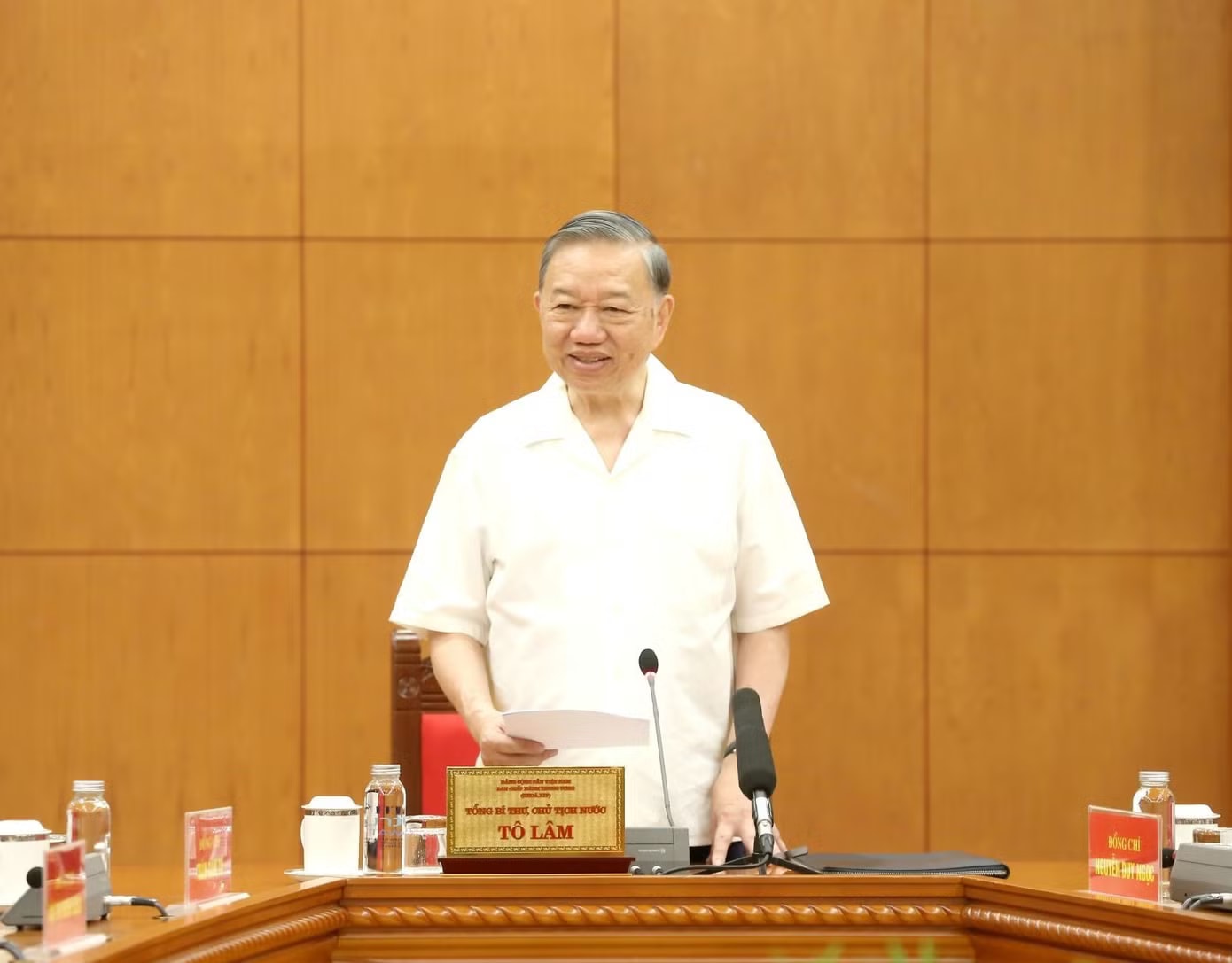 Tổng Bí thư, Chủ tịch nước: Không để xã hội giàu lên về vật chất nhưng nghèo đi về văn hóa, đạo đức, giá trị nhân văn - Ảnh 1.