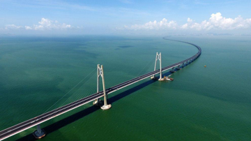10.000 người Trung Quốc sử dụng 450.000 tấn thép, xây dựng cây cầu lập kỷ lục Guinness, vốn đầu tư hơn 223.000 tỷ đồng