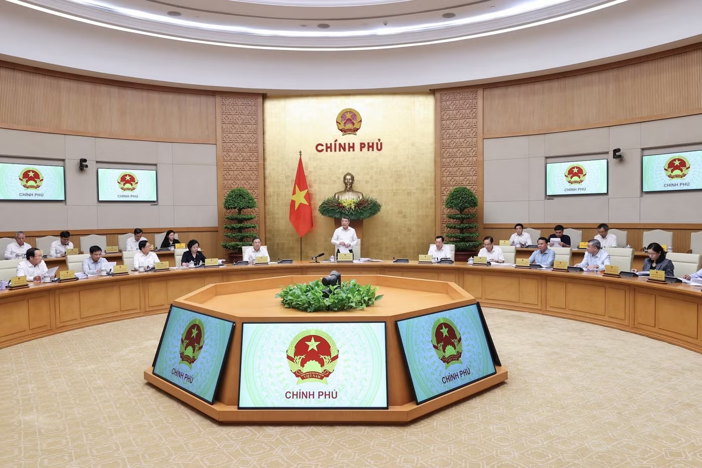 Thủ tướng: Yêu cầu đặt ra đặc biệt cao trong thời gian tới - Ảnh 2.