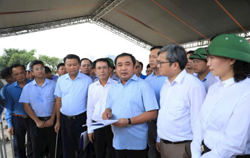 ‘Đếm ngược’ tiến độ các công trình trọng điểm, Bí thư Hà Nội yêu cầu thông xe trước Tết 2027