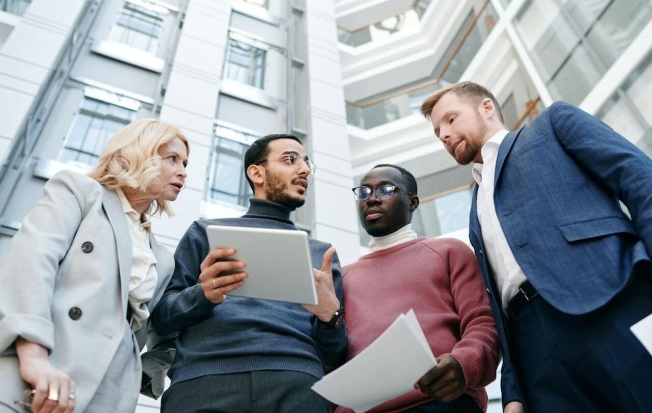 canada-employment-report-december-2025-shows-steady-jobs-market-with-rising-opportunities-for-newcomers-immigcanada.jpg